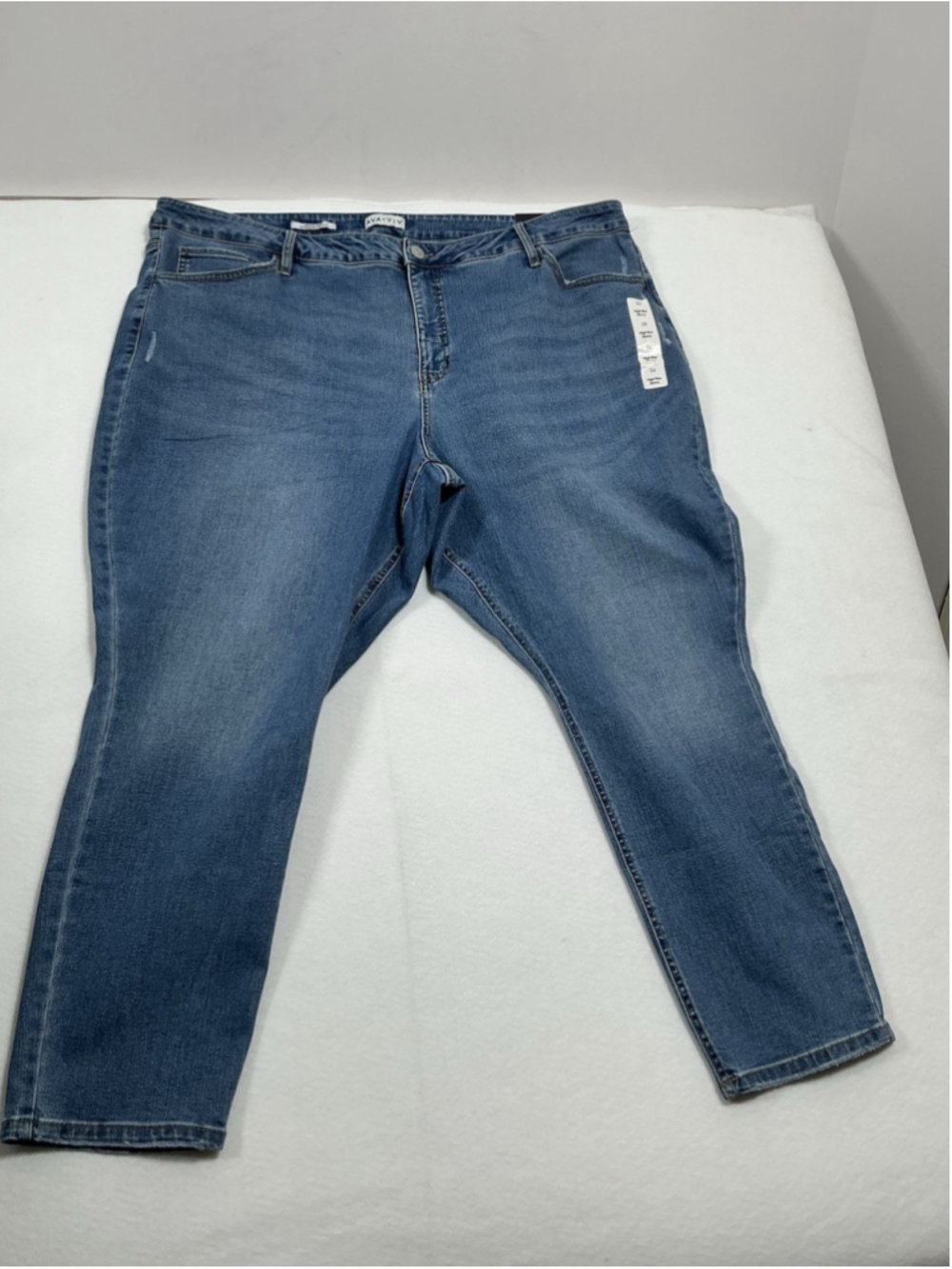 Womans NWT Ava & Viv Distressed Blue Jeans Size 26 R No Gap Waist Band